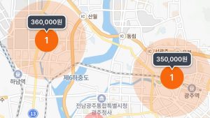 광주 마운자로 성지 병원·약국 및 최저가 처방의 모든것 광주 시내 전경을 배경으로 마운자로 2.5mg 및 5mg 주사 펜이 나란히 배치되어 있으며, 상단에 '광주 마운자로 성지 병원·약국 최저가 처방 가이드'라는 문구가 직관적인 타이포그래피로 디자인된 포스팅 대표 이미지.