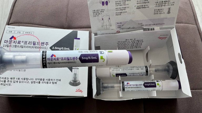 마운자로 투여 후 입냄새(구취)가 심해져 고민이신가요? 2.5mg에서 5mg 증량 후 직접 겪은 구강 건조 등의 의학적 원인 3가지와 속부터 싹 잡아주는 현실적인 구취 제거 방법 3가지를 리얼하게 정리했습니다.